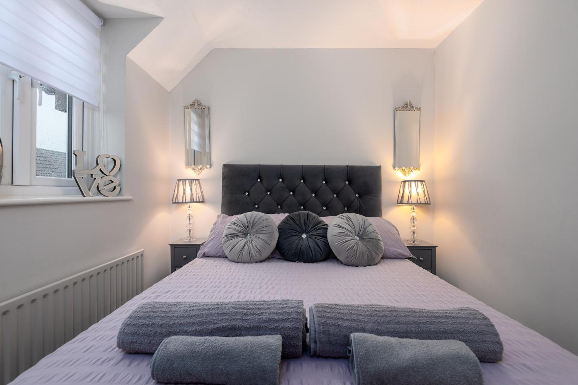 Worcester Fabulous Cherry Tree Mews Self Check In Dogs Welcome By Prior Arrangement , 2 Double Bedrooms ,Super Fast Wi-Fi, With Free Off Road Parking For 2 Vehicles Near Royal Hospital And Woodland Walks Eksteriør bilde
