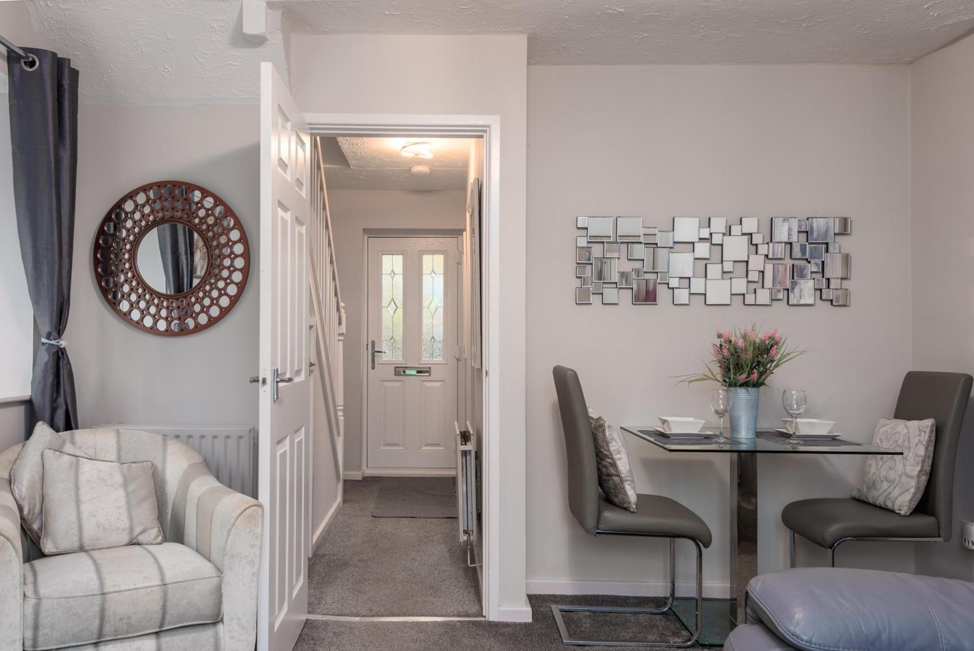 Worcester Fabulous Cherry Tree Mews Self Check In Dogs Welcome By Prior Arrangement , 2 Double Bedrooms ,Super Fast Wi-Fi, With Free Off Road Parking For 2 Vehicles Near Royal Hospital And Woodland Walks Eksteriør bilde