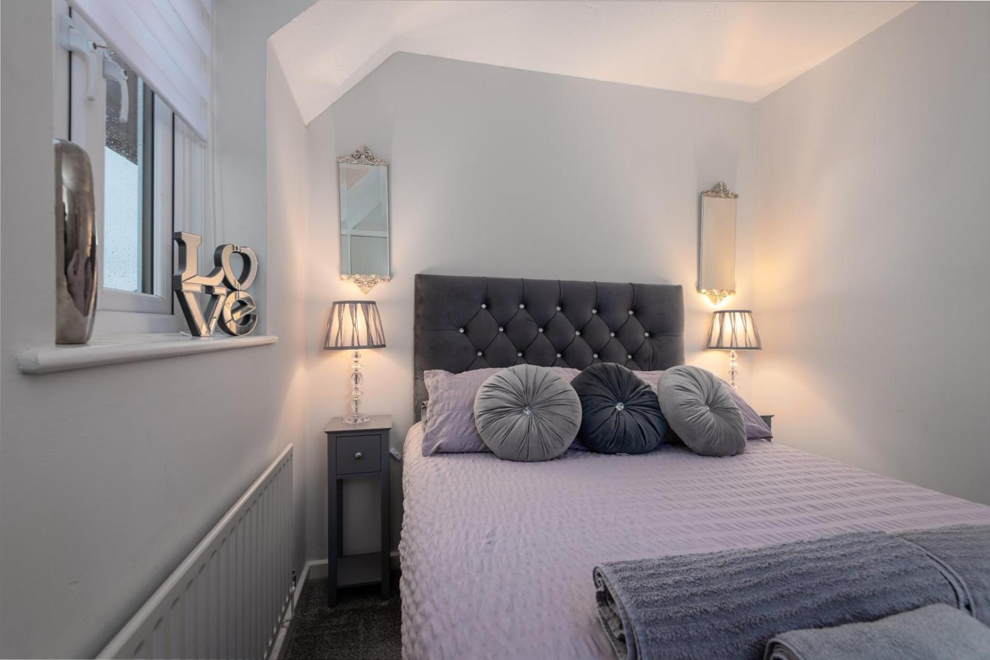 Worcester Fabulous Cherry Tree Mews Self Check In Dogs Welcome By Prior Arrangement , 2 Double Bedrooms ,Super Fast Wi-Fi, With Free Off Road Parking For 2 Vehicles Near Royal Hospital And Woodland Walks Eksteriør bilde