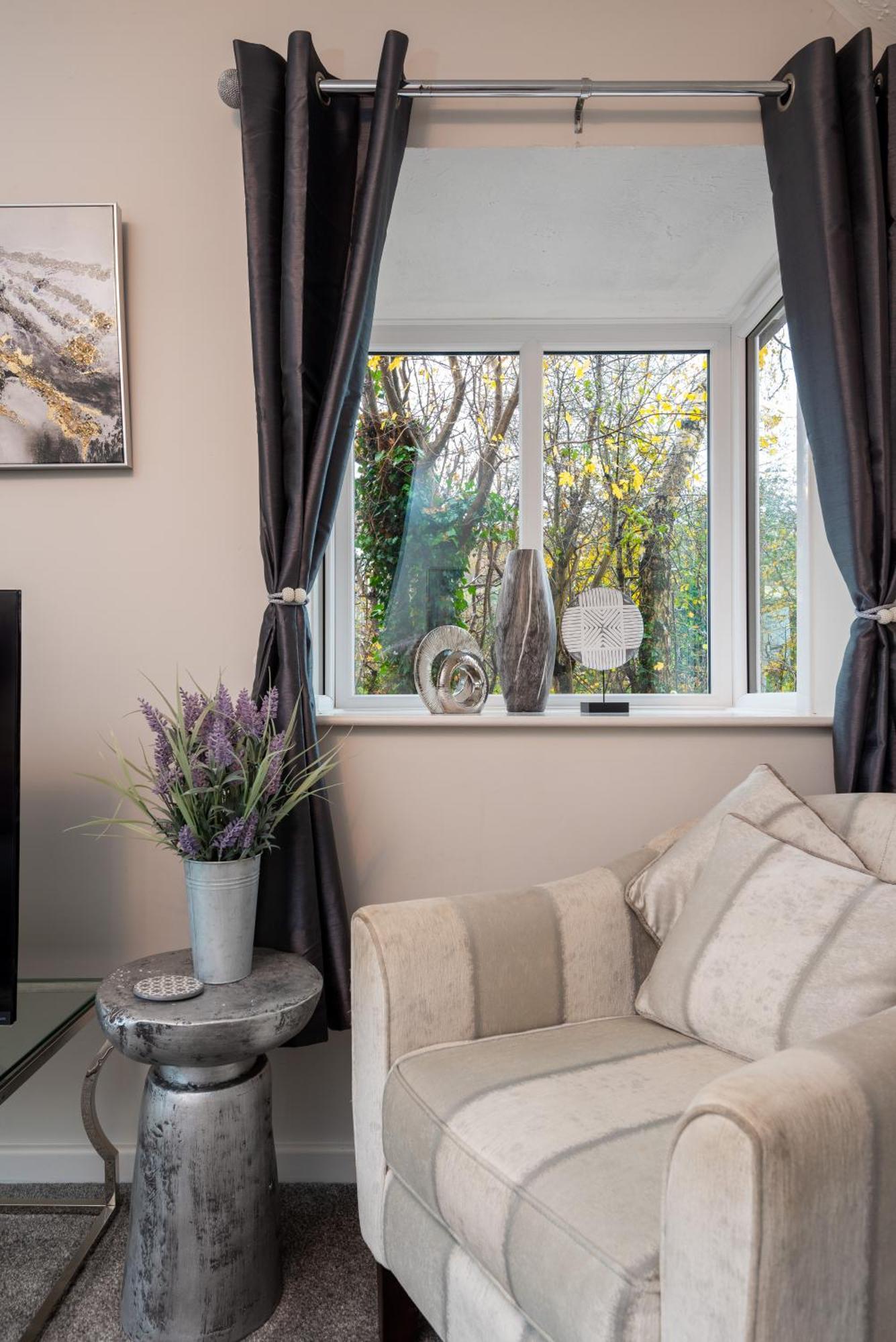 Worcester Fabulous Cherry Tree Mews Self Check In Dogs Welcome By Prior Arrangement , 2 Double Bedrooms ,Super Fast Wi-Fi, With Free Off Road Parking For 2 Vehicles Near Royal Hospital And Woodland Walks Eksteriør bilde
