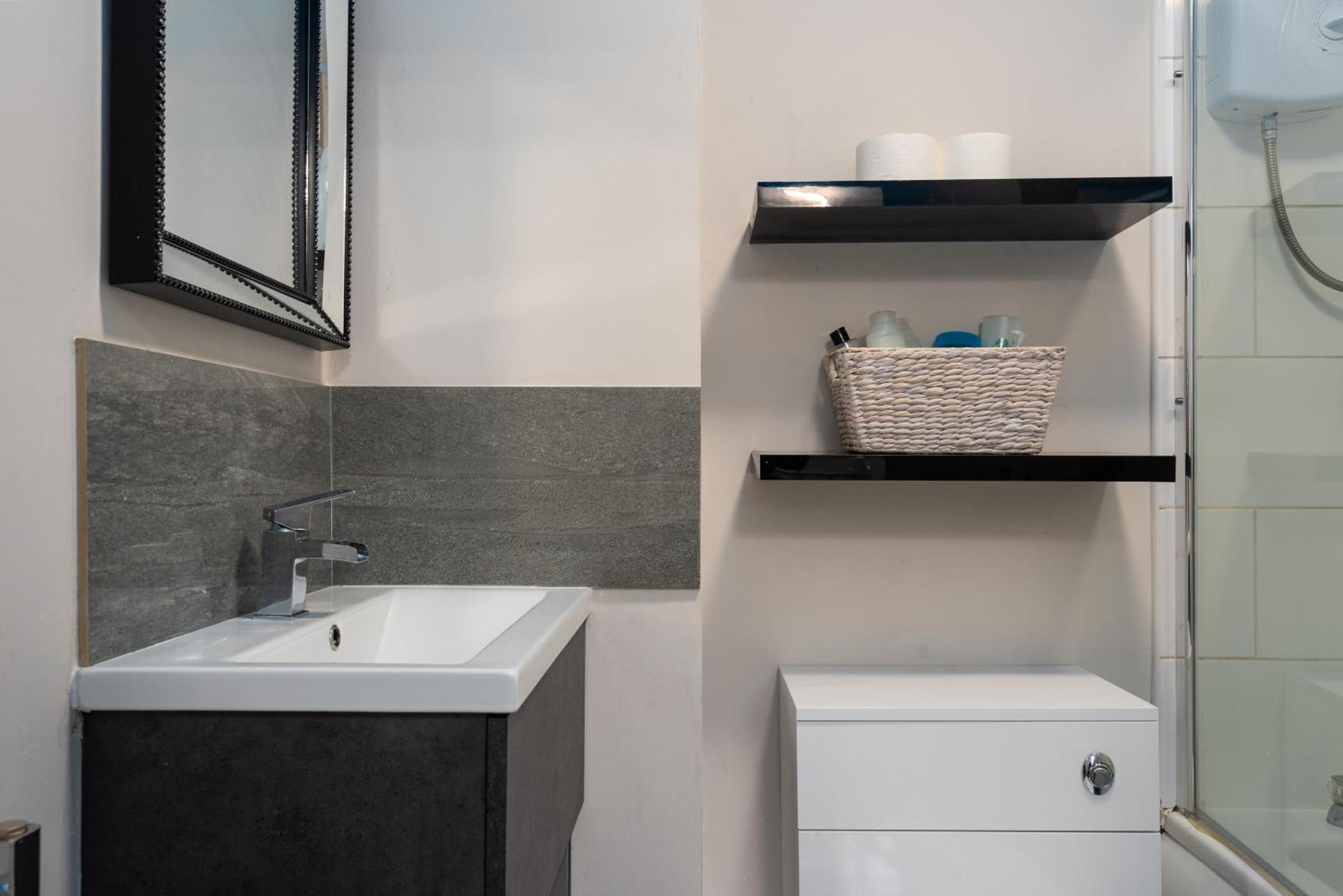 Worcester Fabulous Cherry Tree Mews Self Check In Dogs Welcome By Prior Arrangement , 2 Double Bedrooms ,Super Fast Wi-Fi, With Free Off Road Parking For 2 Vehicles Near Royal Hospital And Woodland Walks Eksteriør bilde