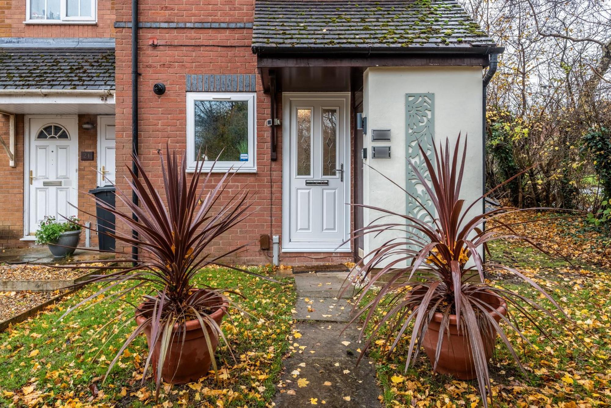 Worcester Fabulous Cherry Tree Mews Self Check In Dogs Welcome By Prior Arrangement , 2 Double Bedrooms ,Super Fast Wi-Fi, With Free Off Road Parking For 2 Vehicles Near Royal Hospital And Woodland Walks Eksteriør bilde